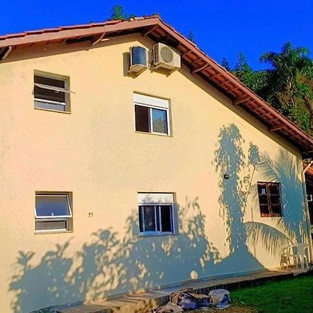 Piscina Climatizada, Jacuzzi E Com Grande Area Verde 乌巴图巴 外观 照片